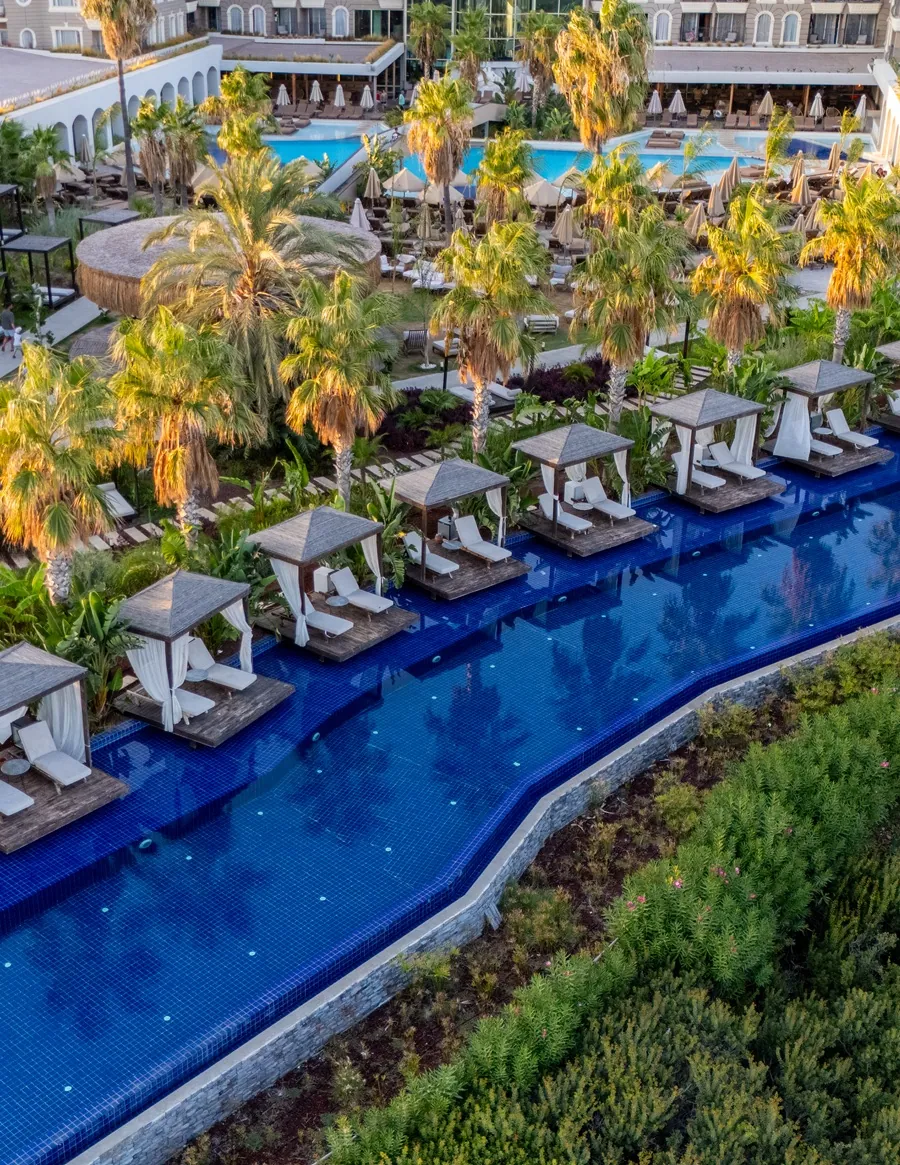 Laur Hotels